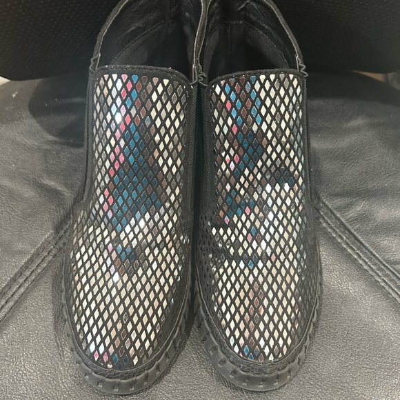 Italina Women's Sparkly Studded Black Ankle Bootie Slip-On Casual Shoes - Picture 3 of 8